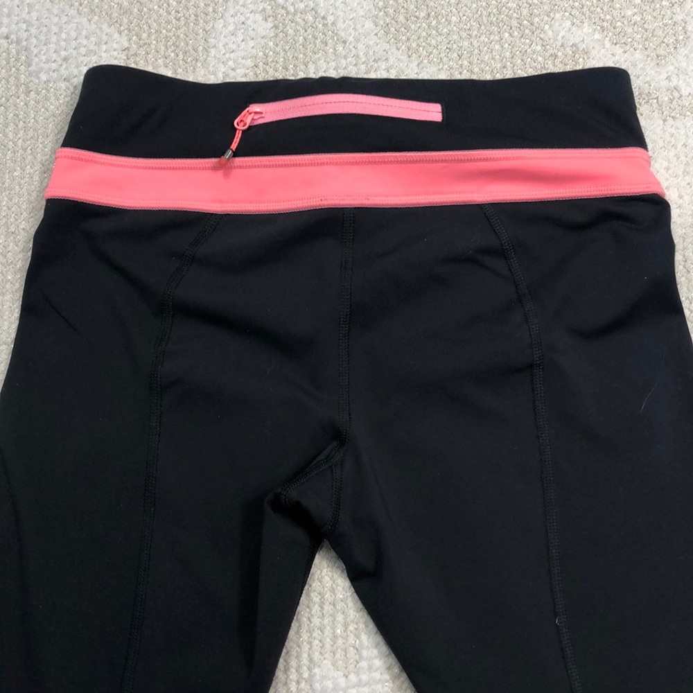 4/$40. Lululemon crop leggings - Picture 5 of 7